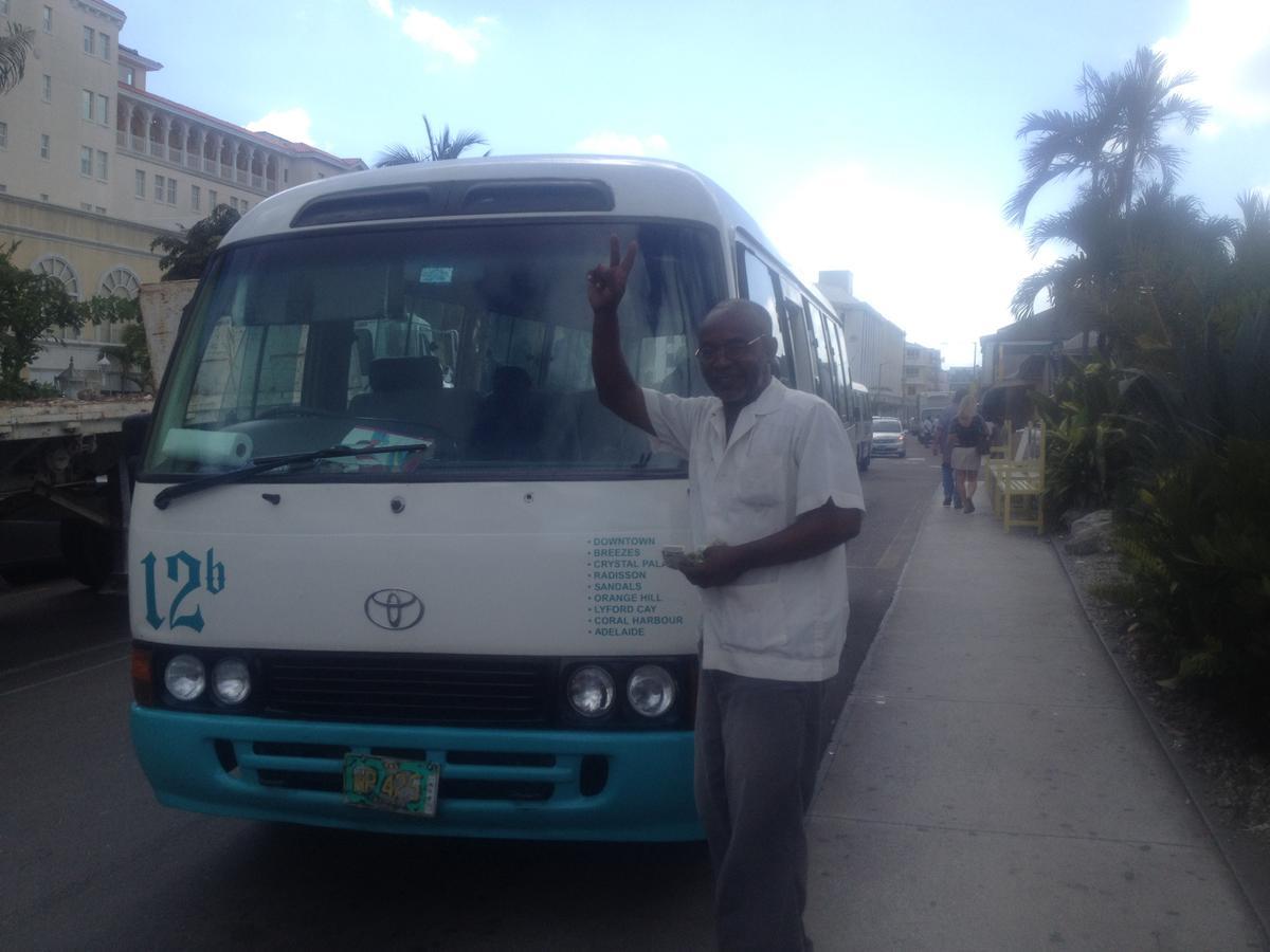 Da Pink And White Palace Hostel Nassau Exterior photo